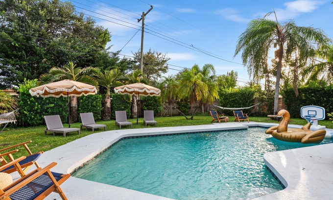Hollywood Hills Casa | Centrally Located 4BD Oasis w/ Pool & Movie Patio