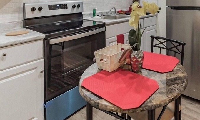CUF Casa | Centrally Located Apartment Unit 2