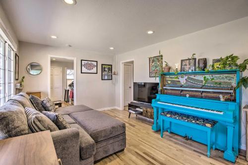 Delmar Parkway Casa | Centrally Located Aurora Home with Covered Patio