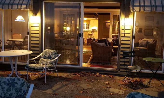 Webster Cabaña | Situado en el centro, perros, casa del lago de la vendimia con comodidades modernas.