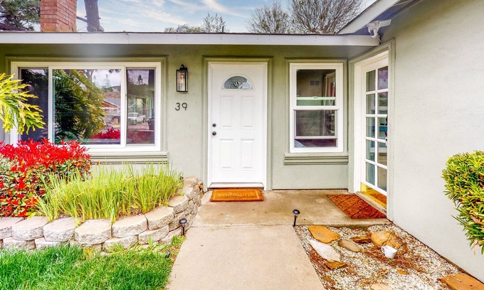 Edenvale Casa | Centrally Located - Dog-Friendly - Enclosed Yard