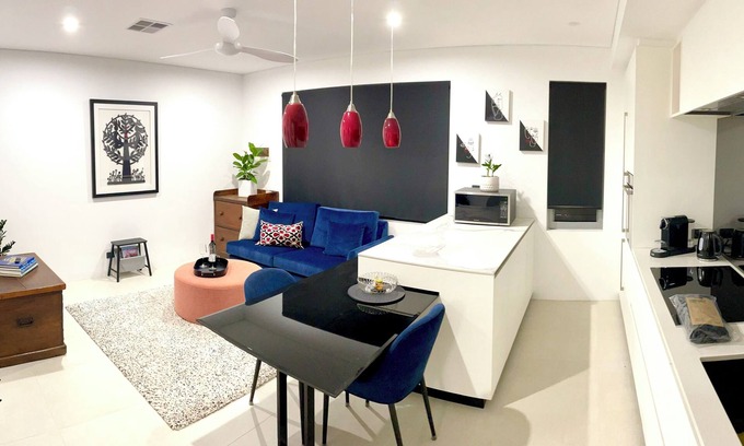 Wembley Apartamento | Centrally located fully self-contained private apartment.