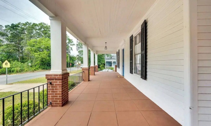 Macon Casa | Centrally located home in Macon