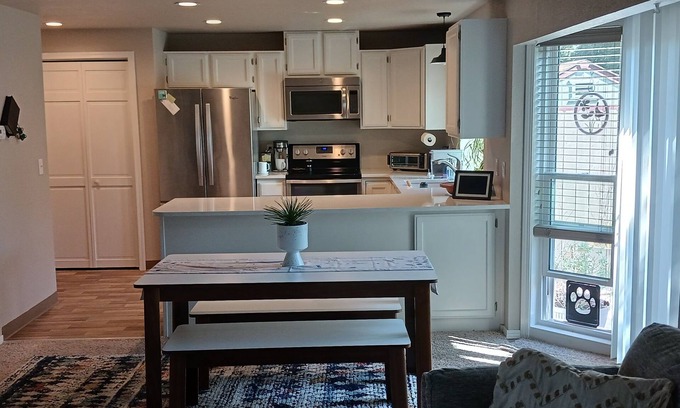Boise Casa | Centrally located home near the Boise River Greenbelt