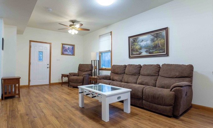 Dubuque Casa | Centrally located in family friendly neighborhood with off street parking.