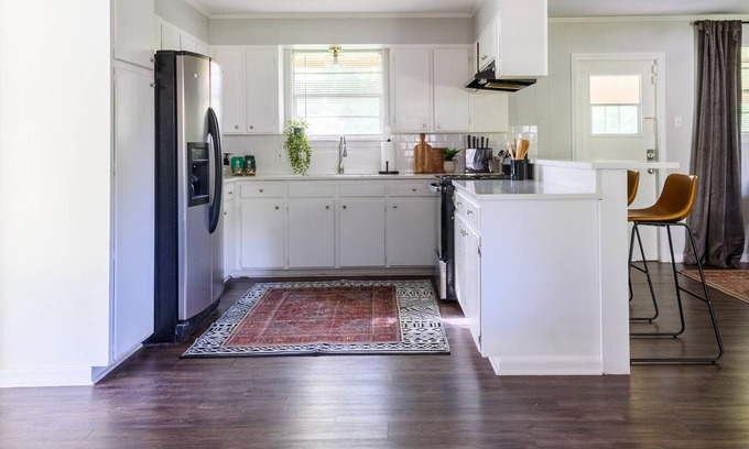 Mid City South Casa | ☑️ Centrally located ☑️ KING BEDS ☑️ Fast Wifi