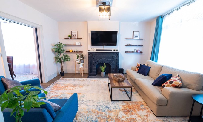 Downtown Buffalo Apartamento | Centrally located renovated historic home