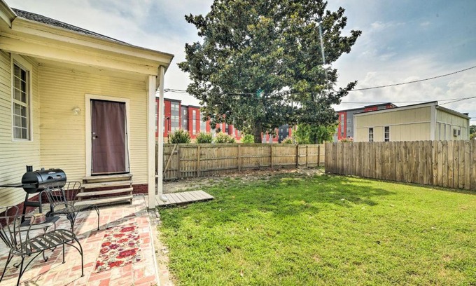Richmond Casa | Centrally Located Richmond Home with Yard and Patio