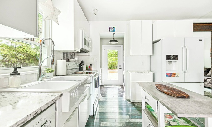 Lakeside Casa | Centrally Located RVA Gem