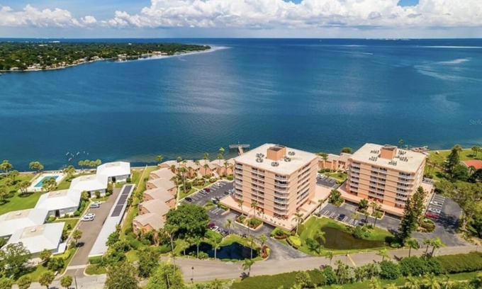 Pinellas Point Casa | Centrally Located Water View