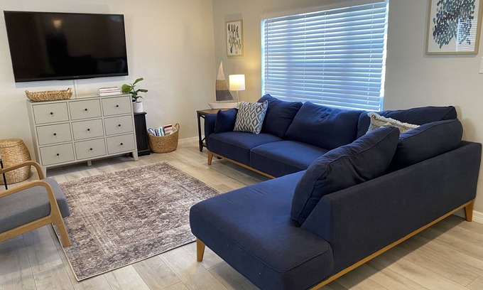 United Central Casa | Centrally-located, coastal tiny home w/ access to downtown and the best beaches!