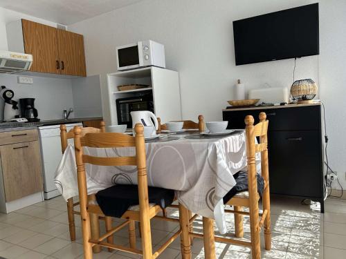 Le Grau-Du-Roi Apartamento | Centre-ville, proche plage - Appt 2P cabine, 4 pers avec parking privé, Le Grau-du-Roi - FR-1-250-114