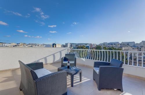 Msida Apartamento | Centric and Modern Penthouse close to Amenities