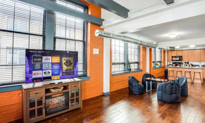 Rochester Casa | Centric Modern Loft w/King Beds & Smart GameTable