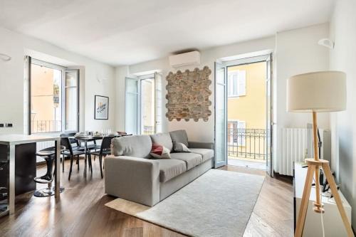 Arona Apartamento | Centro Storico Nido a 147 passi dal Lago Maggiore