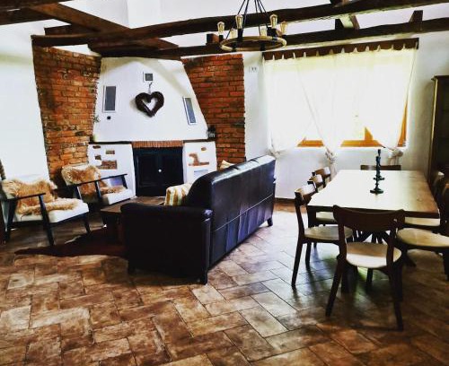 Vaideeni Casa | Cerdacul din livada - Șura Bunicilor
