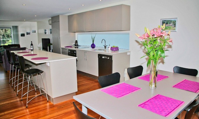 Blueys Beach Casa | Cerulean Blue Combo PLUS, 7 bedrooms walk to cafes and beach