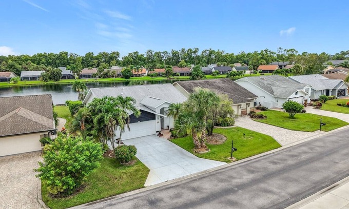 Naples Apartamento | CF(JEN) - 1352 Monarch Circle (3B)