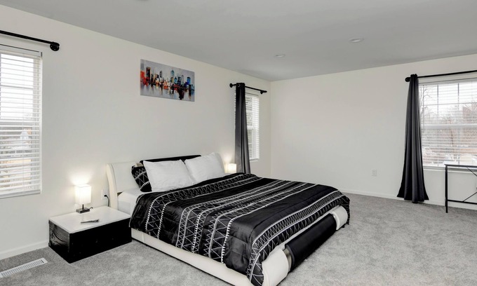 Columbus Casa | CG Suites Entire home in Columbus, Ohio 16+ guests5 bedrooms9 beds5 baths