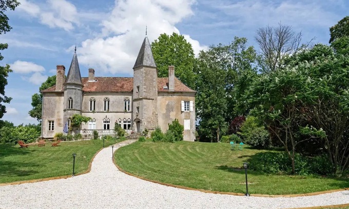 Saint-Forgeot Cama Y Desayuno | Château de Millery, Aurelius Room