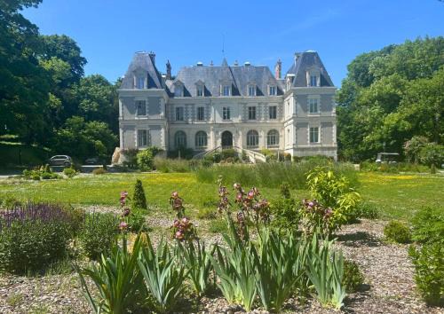 Saint-Bohaire Cama Y Desayuno | Château de Saint-Bohaire