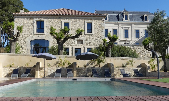 Vendres Apartamento | Château La Vidalle - Gite Caroual - Vue sur la Piscine et les Chevaux