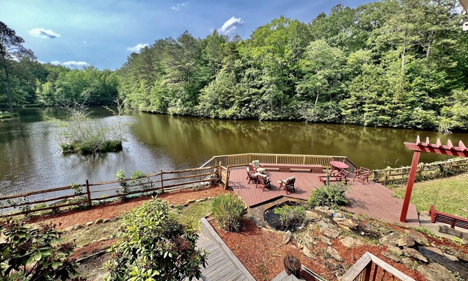 Acworth Casa | Château Resort on Lake w/Saltwater Pool + HotTub