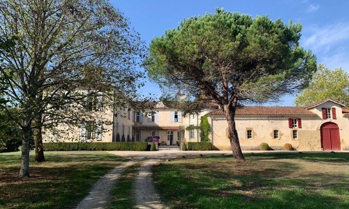 Seailles Otro | Château Seailles - Natural Luxury: Confort champêtre et charme historique.