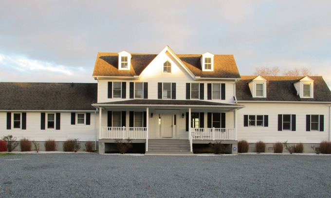 Cambridge Casa | CH Waterfront Home w / Dock, piscina, playa de arena, kayaks, 5BR / 3. 5BA duerme hasta 19