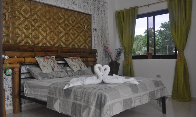 Tagbilaran Casa | CH1 BONITA HABITACIÓN CON BAÑO PRIVADO EN VILLA DE LUJO Internet por fibra ilimitado