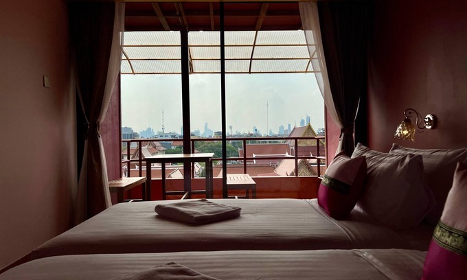 Chana Songkhram Casa | Cha Na Stay at Merry V