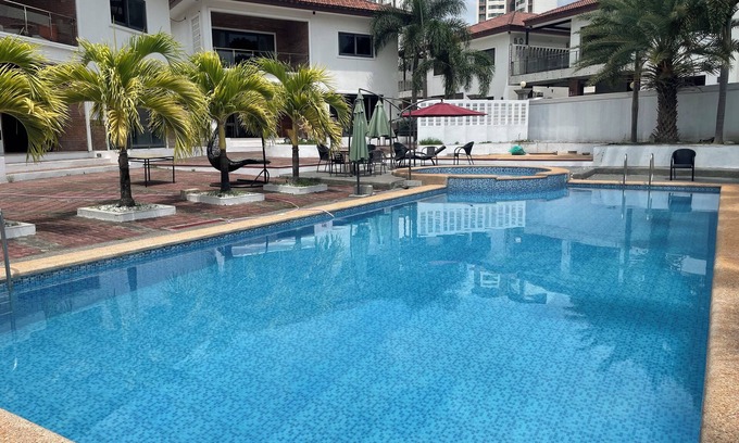 Clark Condominio | Charming 4-bedroom condo with AC in Clark Special Economic Zone