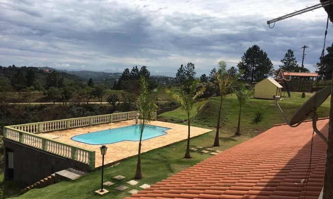 Mairinque Cabaña | Chacara em Mairinque com Piscina Churrasqueira e Forno de Pizza