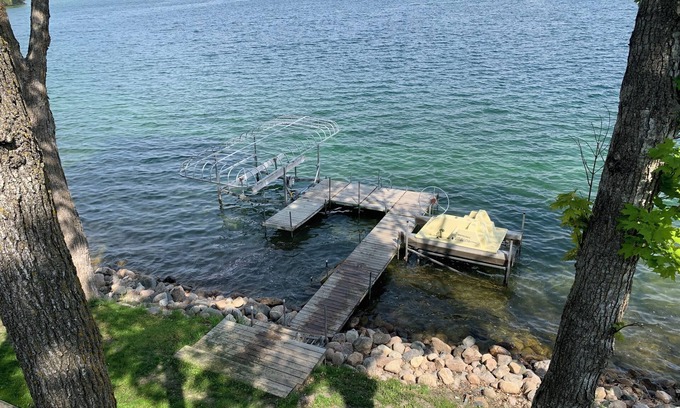 Alexandria Casa | Chain of Lakes Alexandria - Lake Carlos - swim from dock. 5 bedrooms.