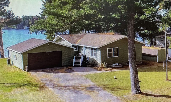 Chetek Casa | Chain of Lakes Head Quarters!!