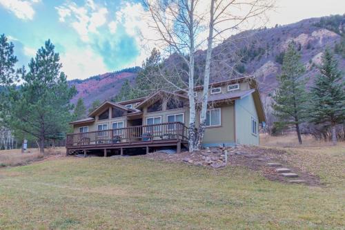 Carbondale Casa | Chair Mountain Cabin at Filoha Meadows
