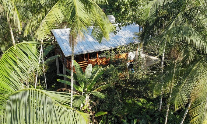 Paraty Chalet De Esquí | Chalé da Montanha, Vista Incrível da Montanha e Cachoeira no Mesmo Terreno