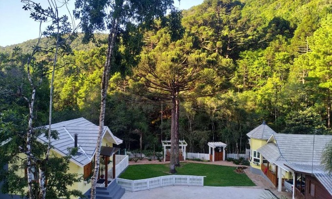 Gramado Villa | chalé do Riacho! contato com a natureza, animais e muito verde!