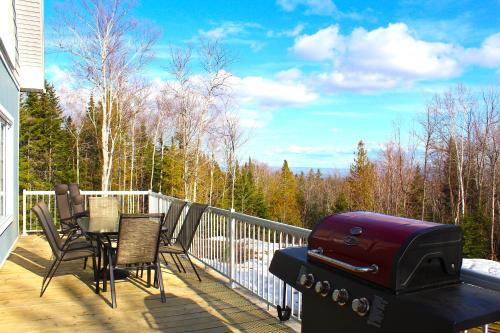Petite-Riviere-Saint-Francois Chalet De Esquí | Chalet l'Authentique: Massif, Spa et Plein Air
