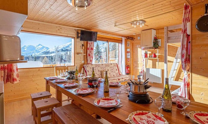 La Toussuire Chalet De Esquí | Chalet 'Rdc 110 M2 - Très Proche Des Pistes' con vistas a la montaña, terraza privada y Wi-Fi