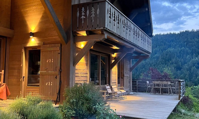Flumet Chalet De Esquí | Vrbo Property
