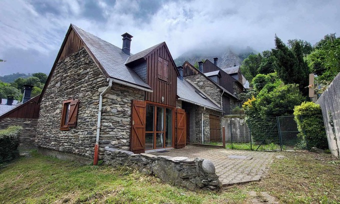 Sazos Chalet De Esquí | Chalet à la Montagne
