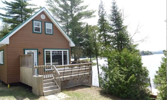 Adstock Chalet De Esquí | Chalet à Louer au Bord de L'eau - Lac du Huit