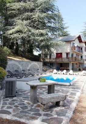Genolhac Casa | Chalet 14 pers avec vue panoramique et piscine chauffée