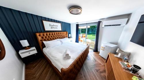 West Dover Hotel | Chalet 239-Boutique Hotel