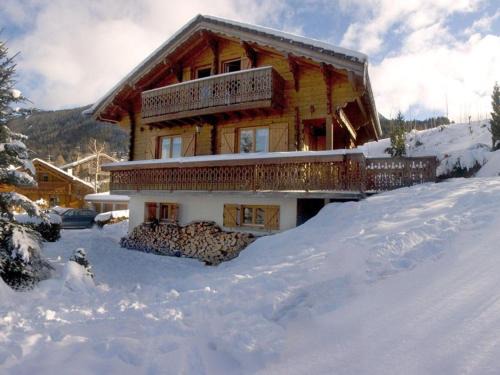 Les Carroz-d'Araches Chalet De Esquí | Chalet 3 chambres calme, poêle à bois, proche piste et village, 6/8 pers, garage et parking - FR-1-572-243