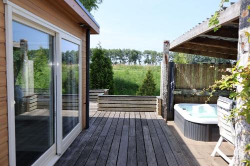 Sint-Annaland Chalet De Esquí | Chalet 30 met jacuzzi