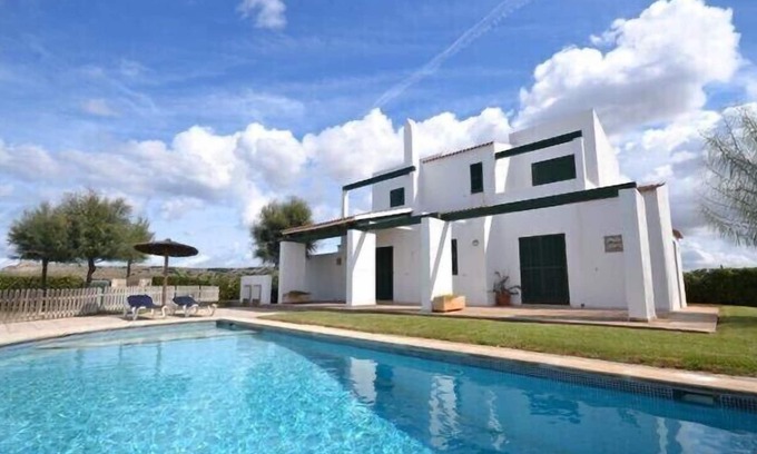 Cales Piques Casa | Casa en 1a linea de mar con jardín y piscina privadas.