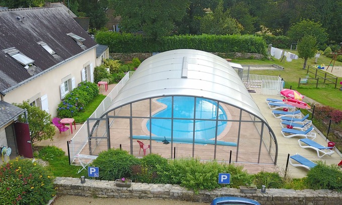 Kernascleden Chalet De Esquí | Chalet 4 Personnes Dans Camping Avec Piscine Couverte et Chauffée
