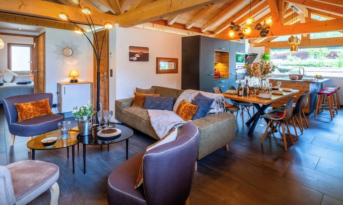 Thones Casa | Chalet 65bis - stylish home for 6 near lake and mountains - OVO Network